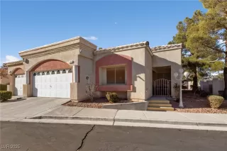 Photo #1: 2642956 Listing