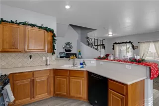 Photo #6: 2642963 Listing