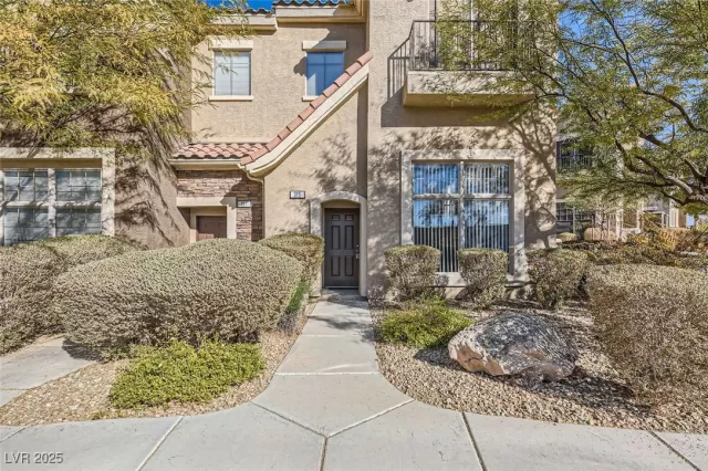 MLS: 2642964 Condo For Sale