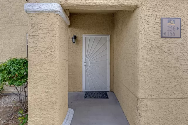 MLS: 2642968 Condo For Sale