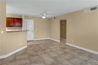 Photo #3: 2642968 Listing