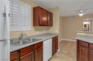 Photo #6: 2642968 Listing