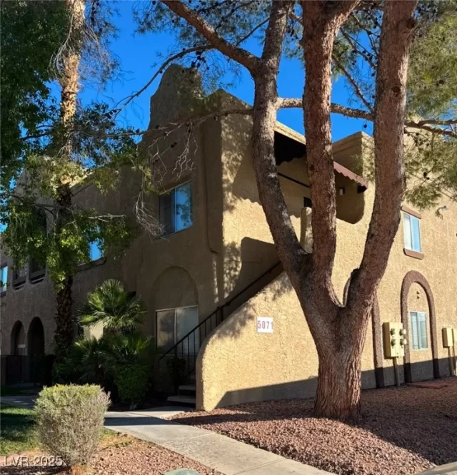 MLS: 2642971 Condo For Sale