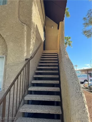 Photo #2: 2642971 Listing