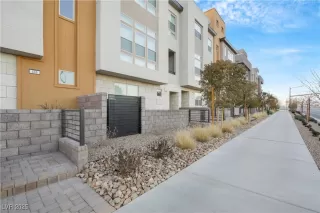 Photo #2: 2642986 Listing 