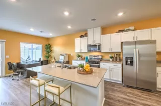 Photo #3: 2643002 Listing 