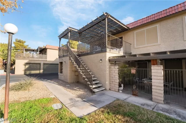 MLS: 2643061 Condo For Sale