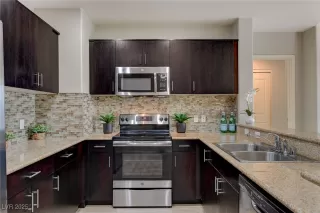 Photo #1: 2643110 Listing 