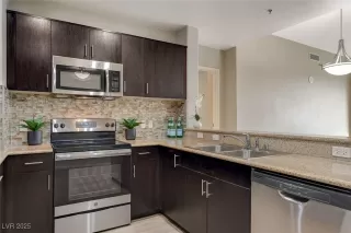 Photo #3: 2643110 Listing 