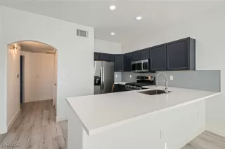 Photo #4: 2643192 Listing