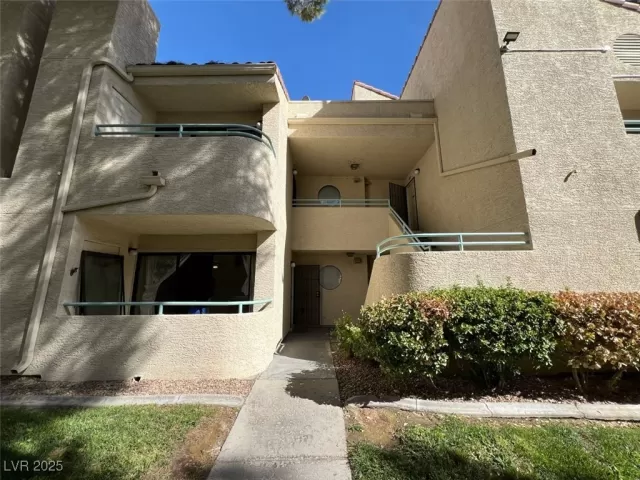 MLS: 2643242 Condo For Sale