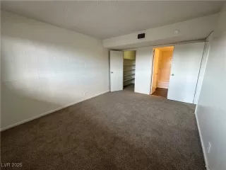 Photo #4: 2643322 Listing