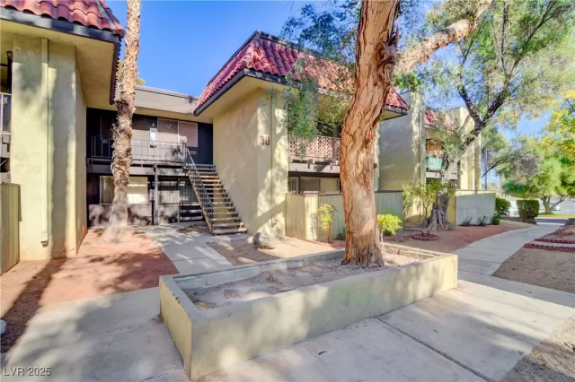 MLS: 2643342 Condo For Sale