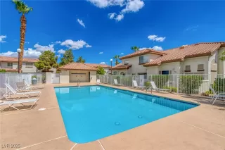 Photo #3: 2643347 Listing