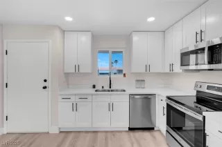 Photo #5: 2643359 Listing