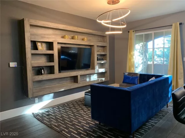 MLS: 2643368 Condo For Sale