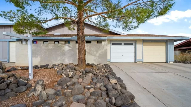 MLS: 2643414 Condo For Sale