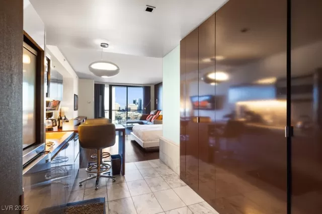 MLS: 2643449 Condo For Sale