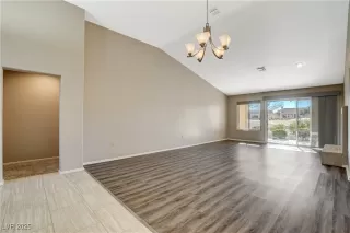 Photo #6: 2643488 Listing