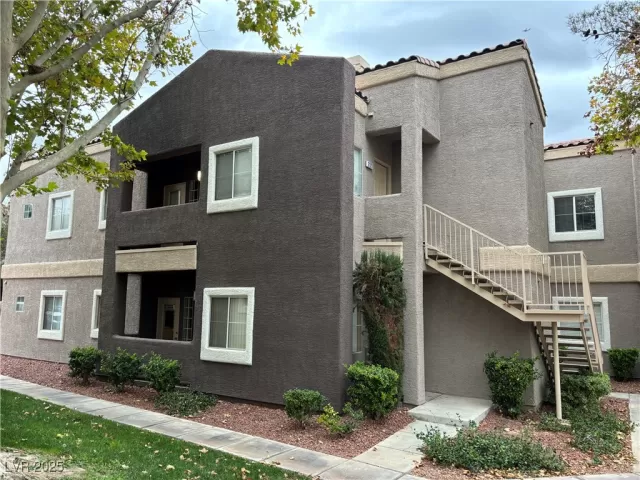 MLS: 2643489 Condo For Sale