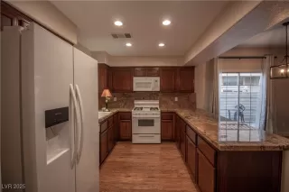 Photo #3: 2643557 Listing 