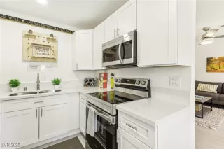 Photo #6: 2643621 Listing