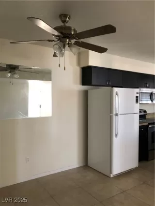 Photo #2: 2643691 Listing