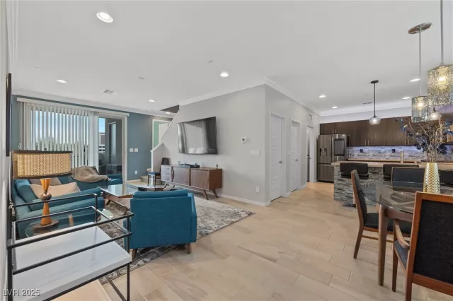 MLS: 2643693 Condo For Sale