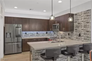 Photo #6: 2643693 Listing 