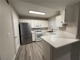 Photo #5: 2643701 Listing 