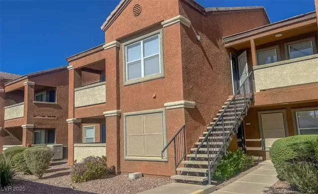 MLS: 2643721 Condo For Sale