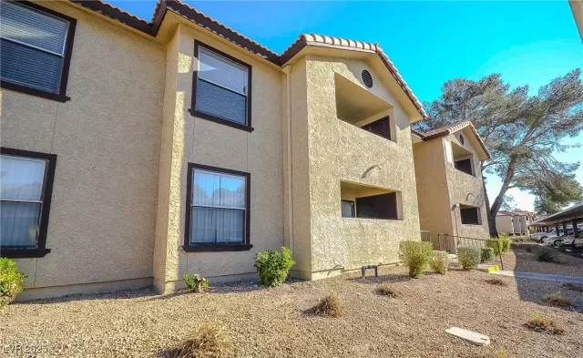 MLS: 2643733 Condo For Sale