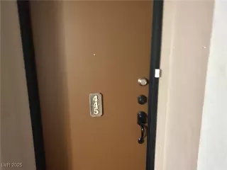 Photo #3: 2643814 Listing