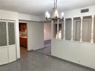 Photo #6: 2643814 Listing