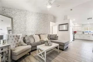 Photo #2: 2643883 Listing