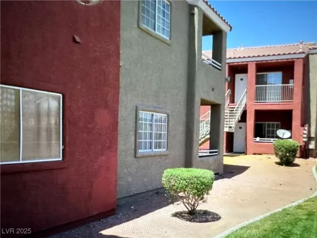 MLS: 2643936 Condo For Sale