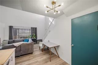 Photo #6: 2643948 Listing