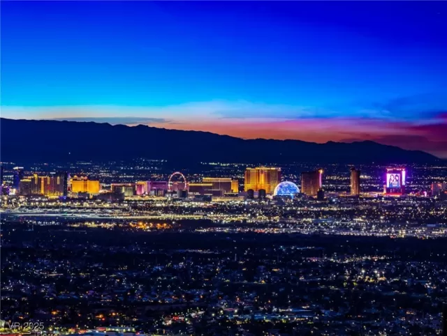 MLS: 2643958 Condo For Sale