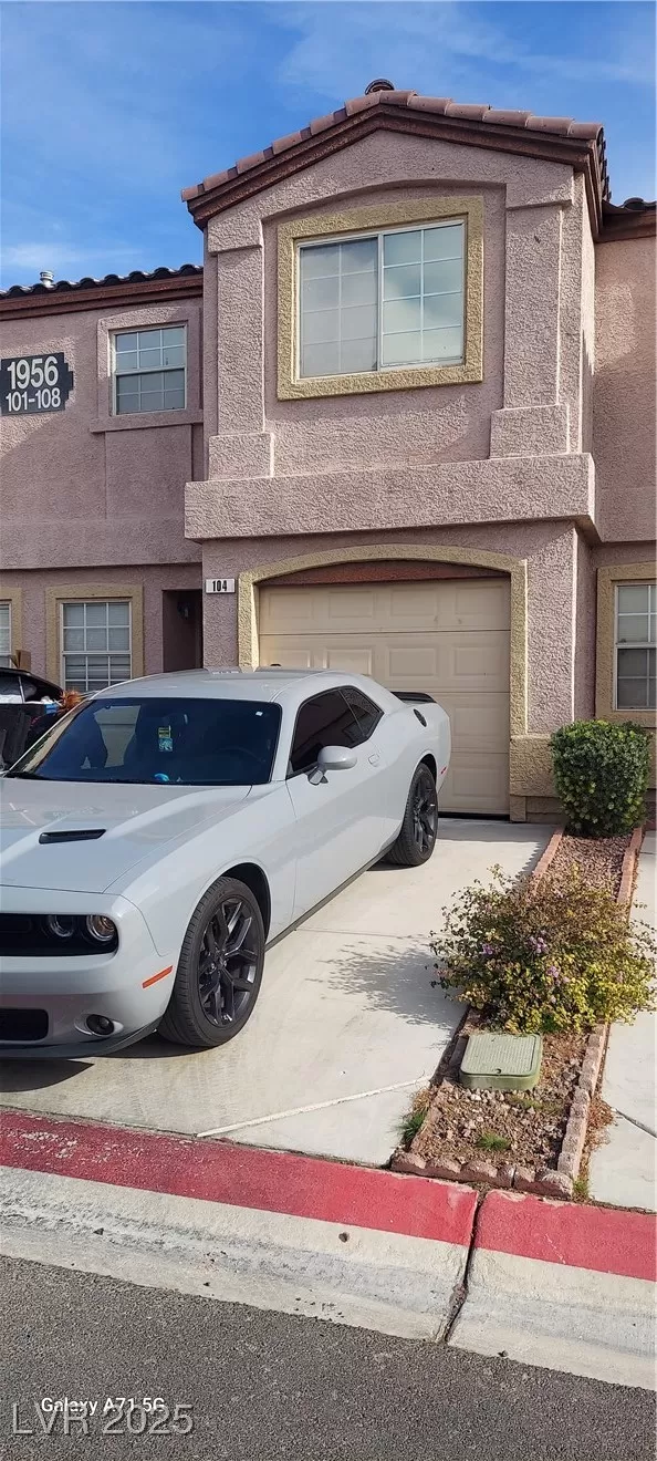 MLS: 2643983 Condo For Sale