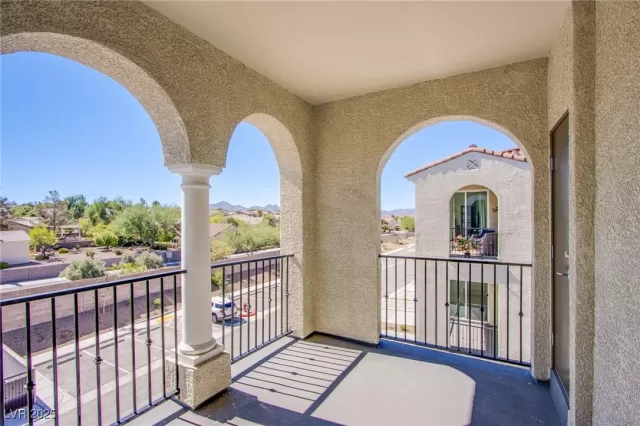 MLS: 2644008 Condo For Sale