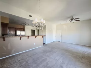 Photo #4: 2644049 Listing 