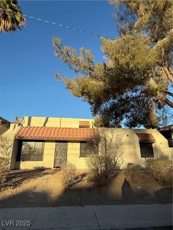 MLS: 2644052 Condo For Sale