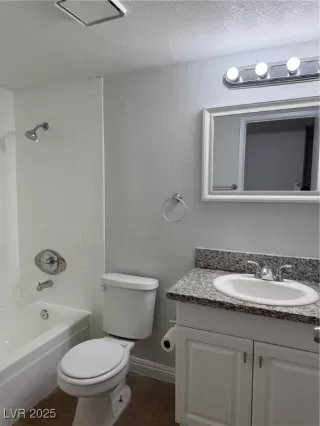 Photo #6: 2644052 Listing