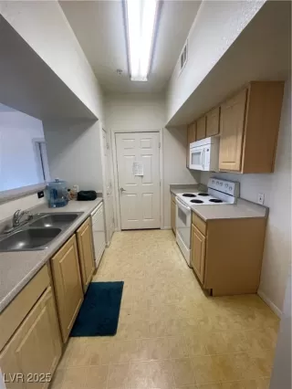 Photo #6: 2644064 Listing