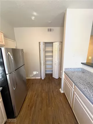 Photo #6: 2644084 Listing