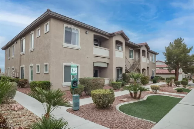 MLS: 2644124 Condo For Sale