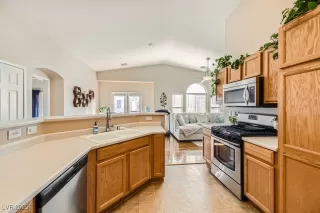 Photo #3: 2644157 Listing