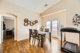 Photo #4: 2644157 Listing