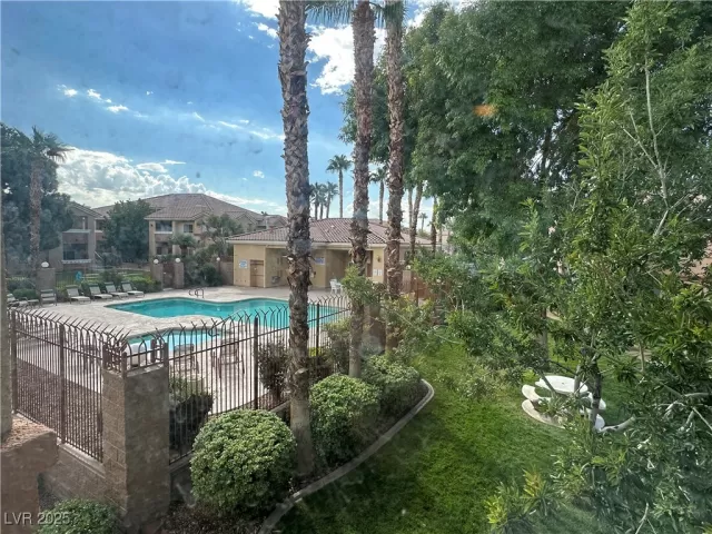 MLS: 2644249 Condo For Sale