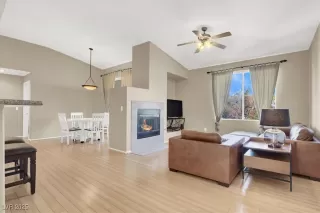 Photo #4: 2644259 Listing